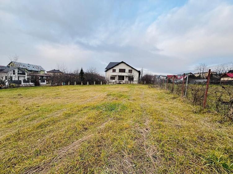 Teren Construcții intravilan de 1227 mp, în Șcheia