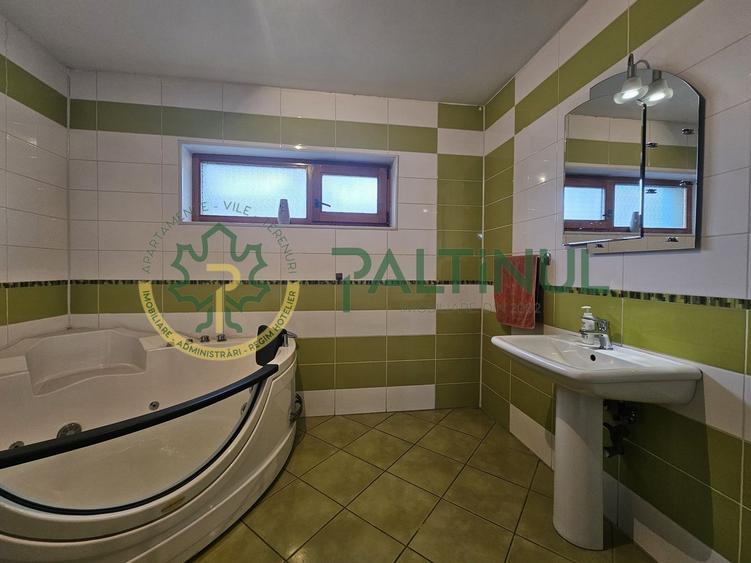 Casă individuală cu 9 camere cu Canalizare în Șelimbăr