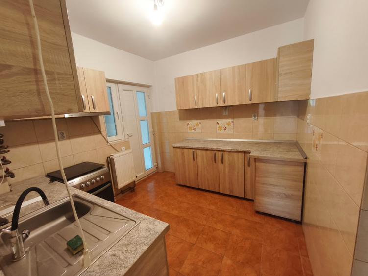 Duplex cu 7 camere cu Canalizare în Chișoda