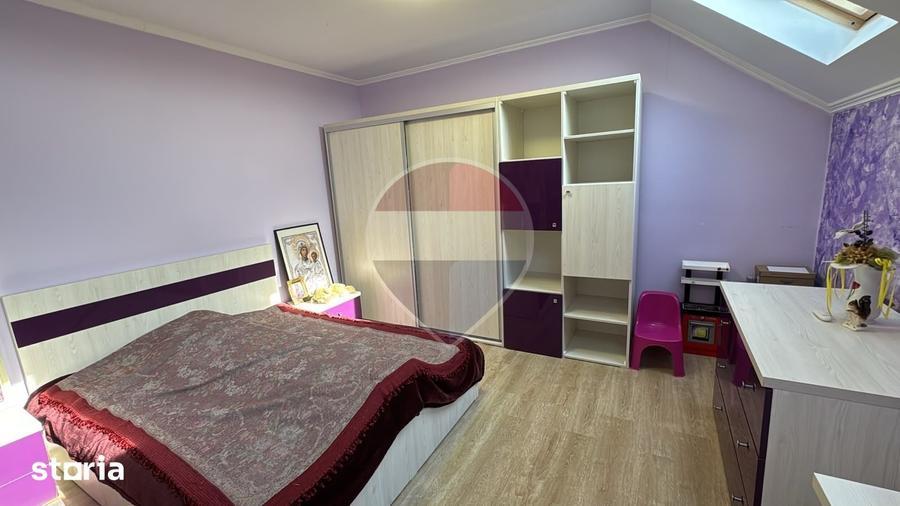 Casă cu 5 camere cu Teren 535 Mp în Sântandrei