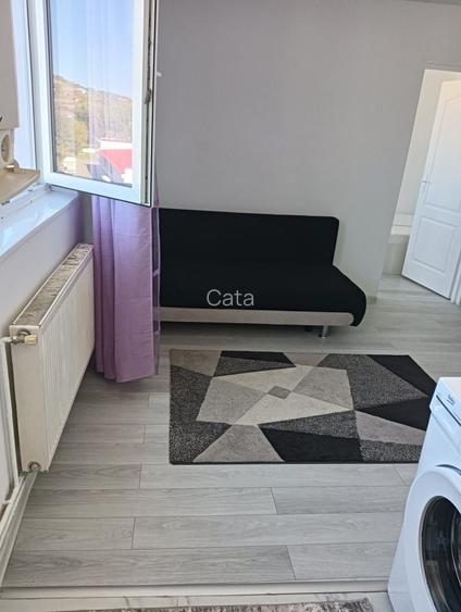Inchiriez apartament micro1 langa scoala