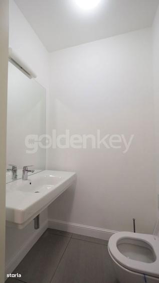 Apartament cu 5 camere, mobilat în Băneasa