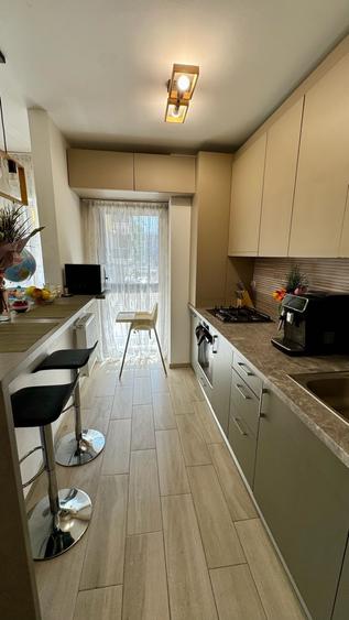 Apartament cu 3 camere decomandat în Drumul Taberei