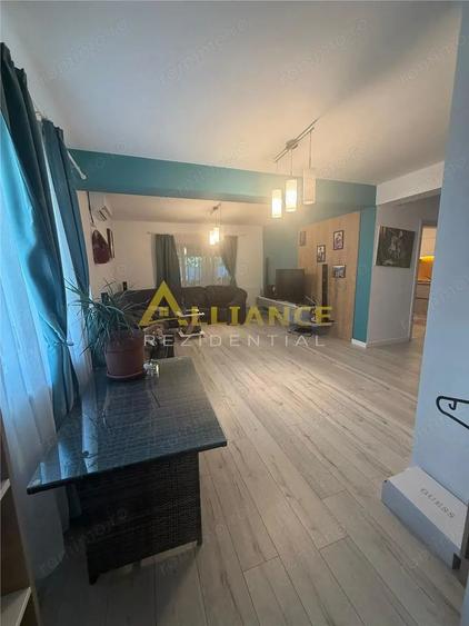 Casă cu 4 camere cu Teren 578 Mp în Central