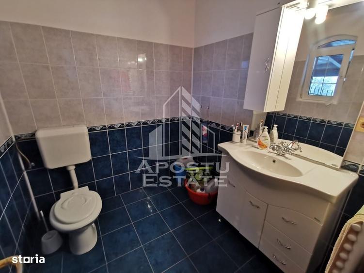 Casă cu 4 camere în Sânmihaiu Român
