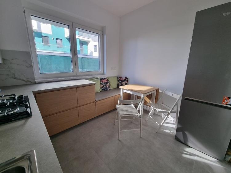 Apartament cu 2 camere decomandat, mobilat în Aradului