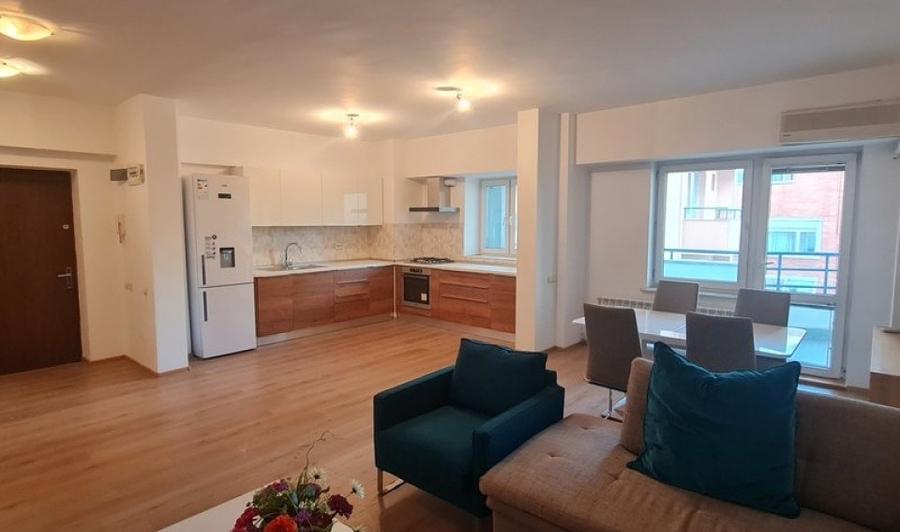 Apartament cu 3 camere în Nordului