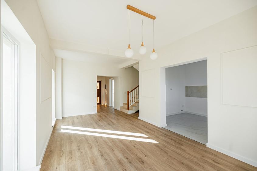 Casă individuală cu 5 camere cu Teren 313 Mp în Săcălaz
