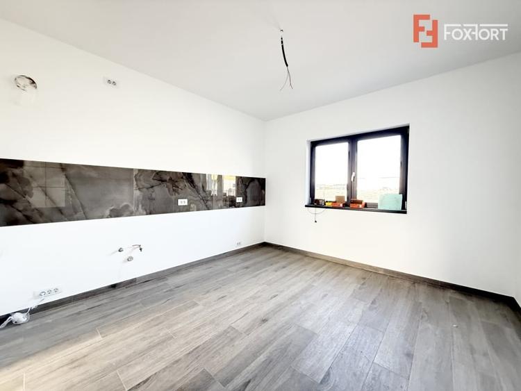 Casă individuală cu 4 camere cu Teren 322 Mp în Săcălaz