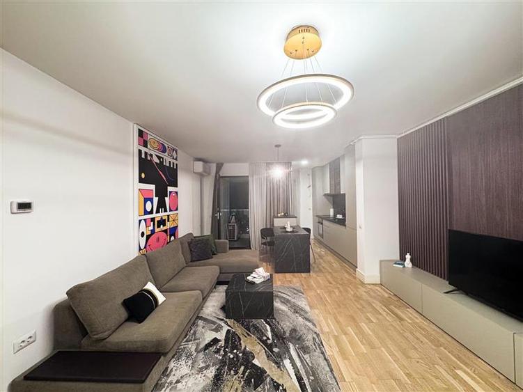 Apartament cu 2 camere semidecomandat, mobilat în Floreasca