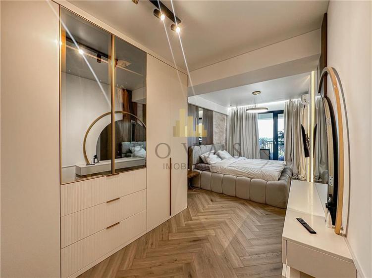 Apartament cu 3 camere semidecomandat, mobilat în Pipera