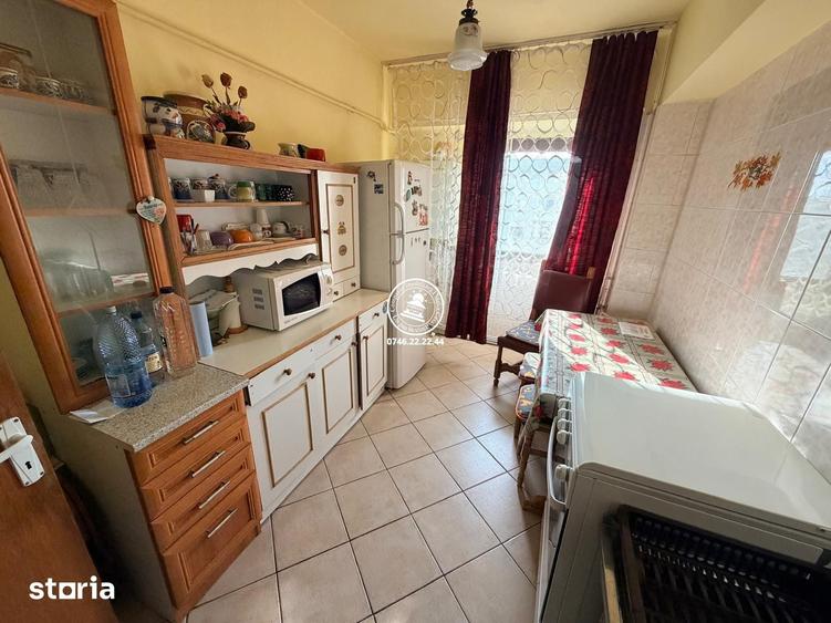 Apartament cu 4 camere în Dacia