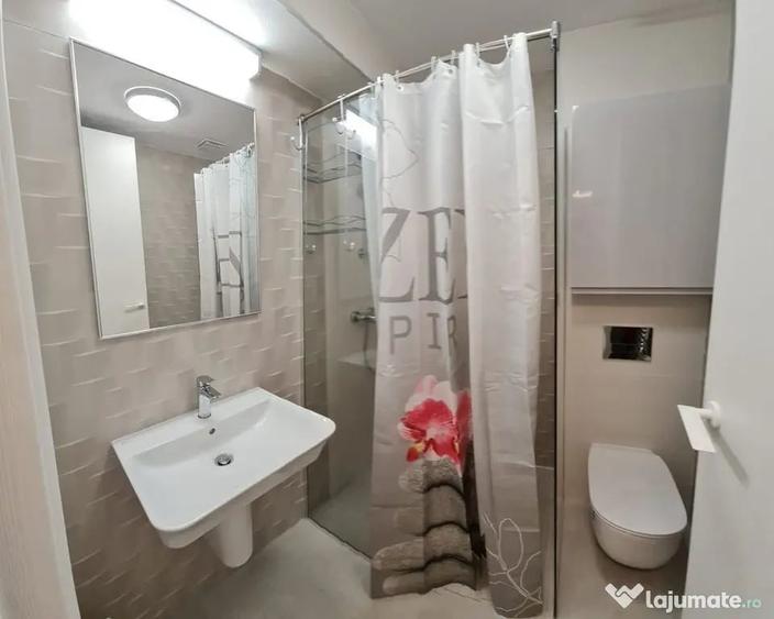 Apartament cu 3 camere decomandat în Aviației
