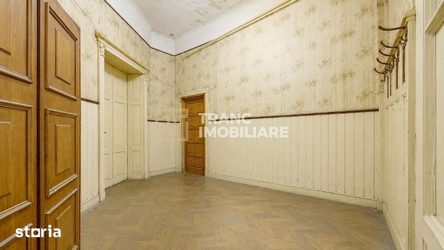 Apartament cu 8 camere în Central