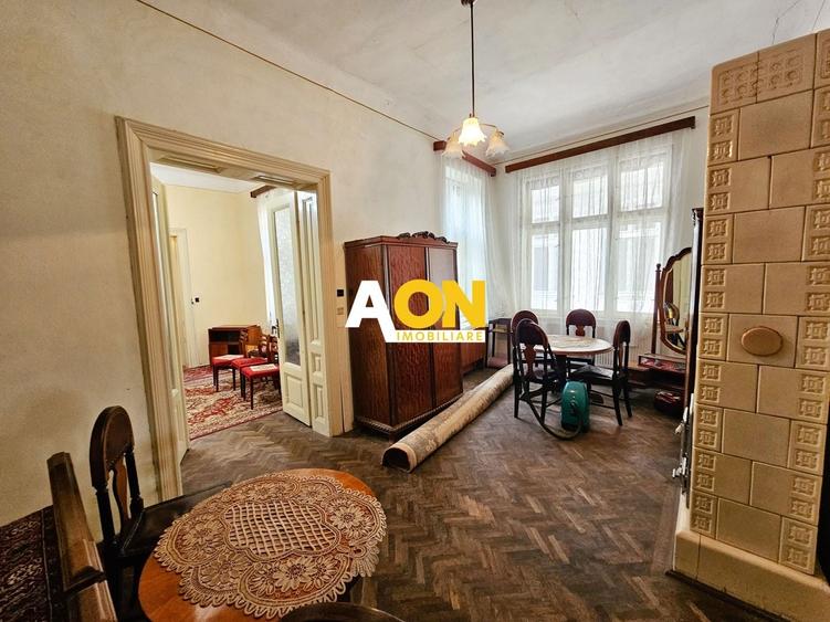 Casă individuală cu 5 camere cu Canalizare în Central