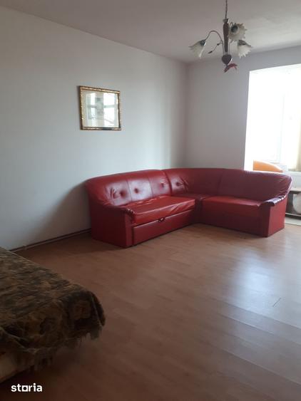Apartament cu 3 camere decomandat în Tipografilor