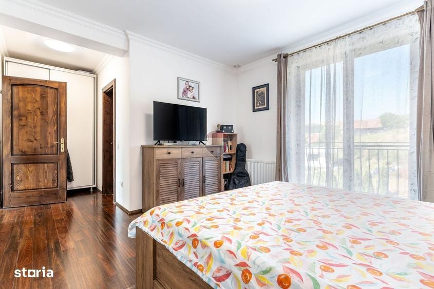 Casă cu 4 camere în Rădaia