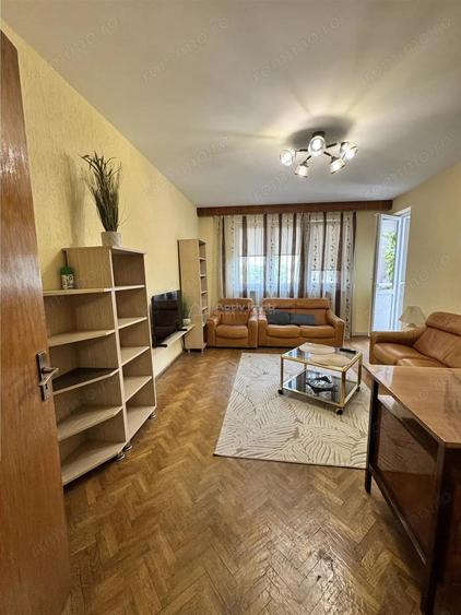 Apartament cu 3 camere decomandat în Kogălniceanu