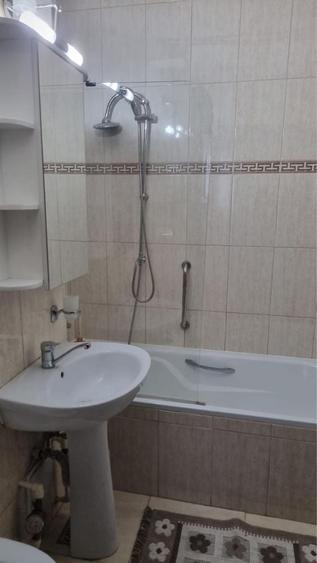 Apartament cu 2 camere decomandat în Eroii Revoluției