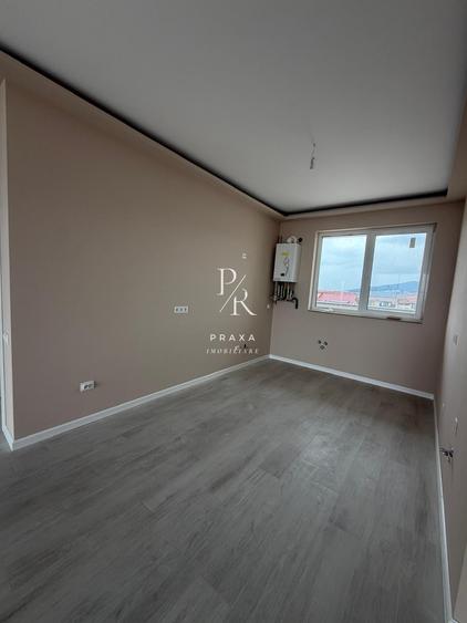 Penthouse cu 3 camere semidecomandat în Florești