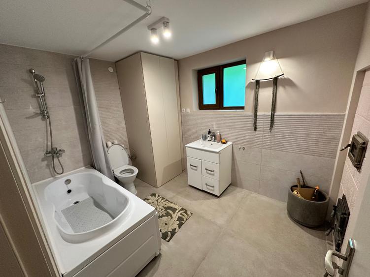 De vanzare Casa cu 5 camere si teren 3090mp Drajna de Sus PH - 2