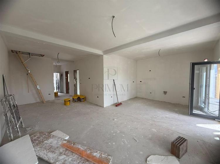 Duplex cu 3 camere cu Canalizare în Moșnița Veche
