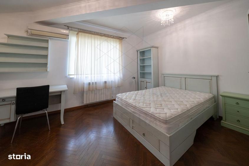 Casă cu 5 camere cu Canalizare în Herăstrău