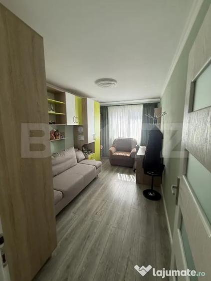 Apartament cu 4 camere decomandat în Central