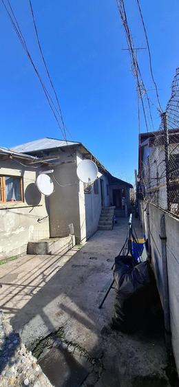 Casă cu 3 camere cu Teren 200 Mp în Central
