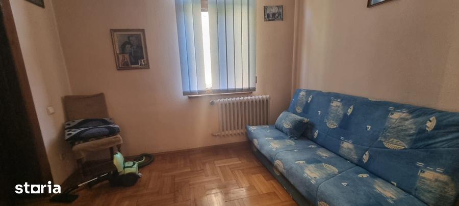 Casă cu 5 camere cu Teren 650 Mp în Negru Vodă