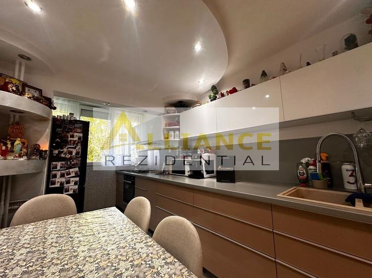 Apartament cu 3 camere decomandat, mobilat în Berceni