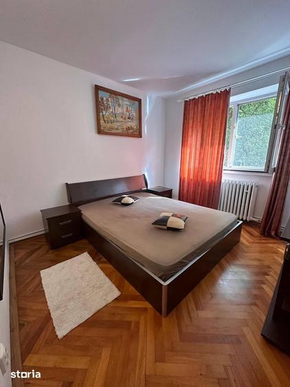 Apartament cu 3 camere semidecomandat în Traian