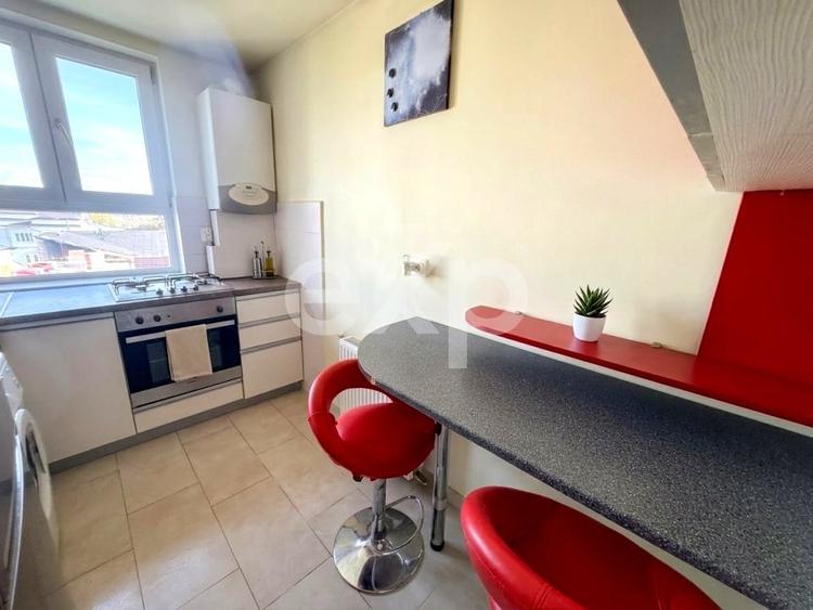 Apartament cu 3 camere decomandat, mobilat în Central