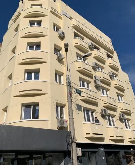 Apartament cu 3 camere semidecomandat în Calea Victoriei — fotografia 1