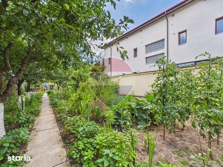 Casă cu 4 camere cu Teren 400 Mp în Central