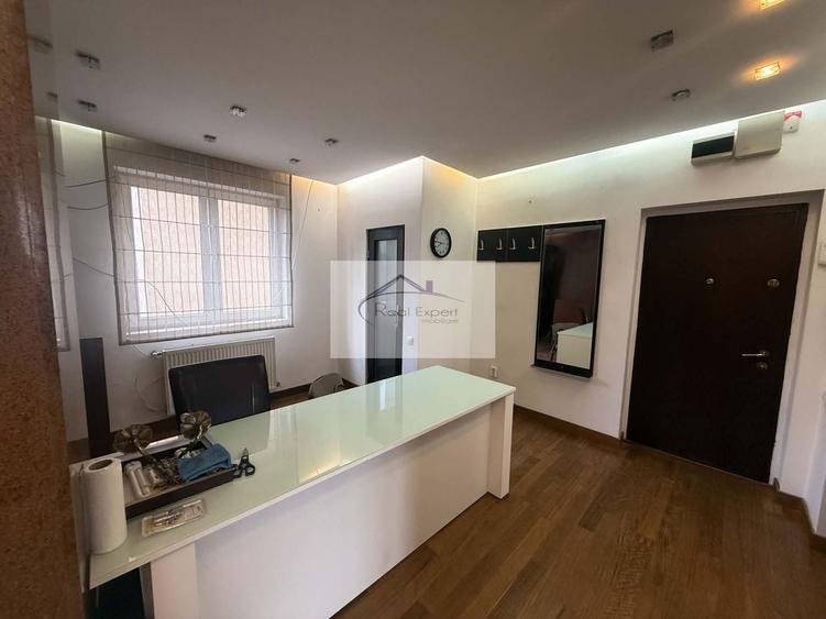 Apartament cu 4 camere decomandat în Andrei Mureșanu