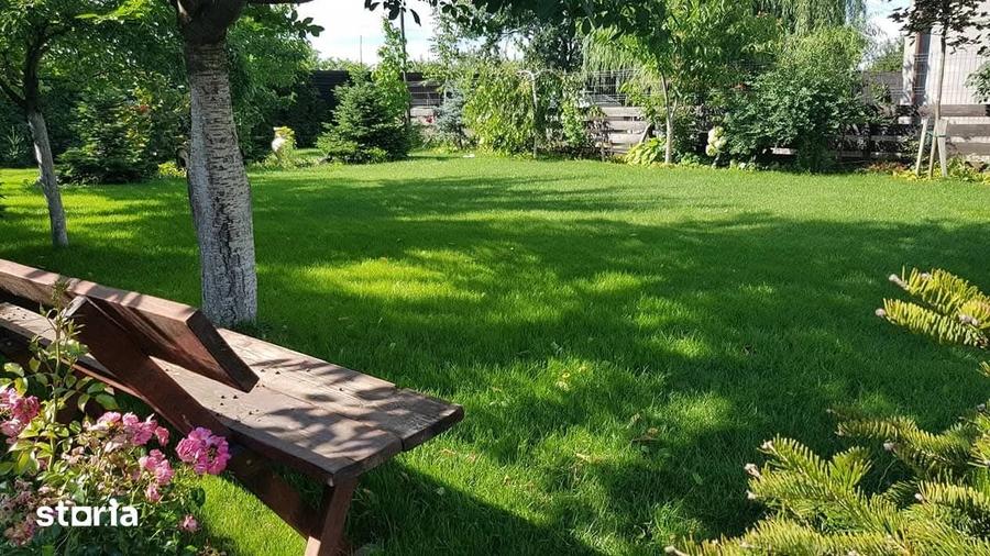 Casă cu 6 camere cu Teren 1000 Mp în Vărăști