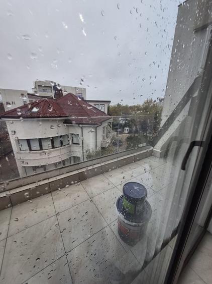 Apartament cu 2 camere semidecomandat în Sisești