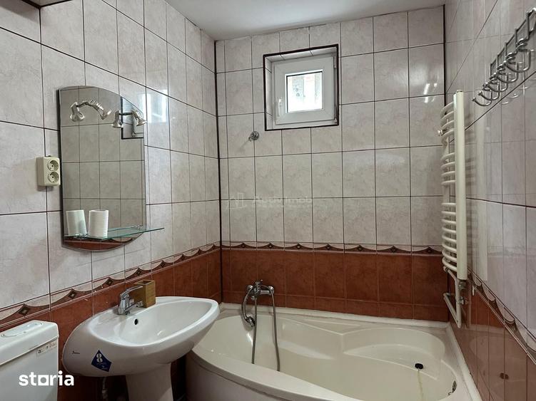 Apartament cu 3 camere semidecomandat în Luncă
