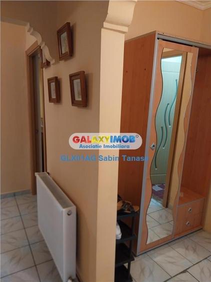 Apartament cu 3 camere decomandat în Prundu