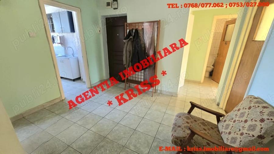Apartament cu 4 camere decomandat în Teilor