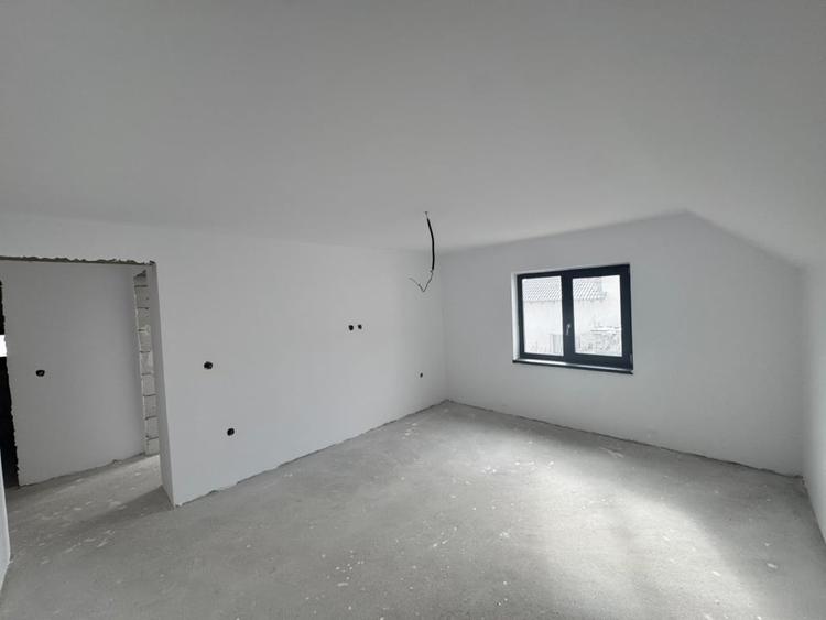 Casă individuală cu 5 camere cu Canalizare în Lascăr Catargiu