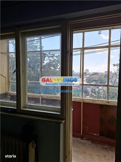 Apartament cu 3 camere decomandat în Republicii