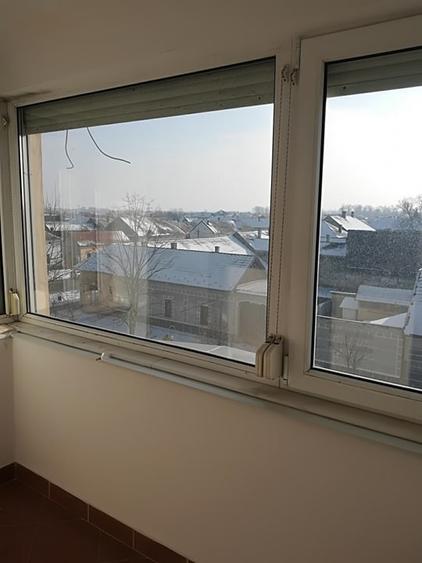 Apartament cu 4 camere decomandat în Nădlac