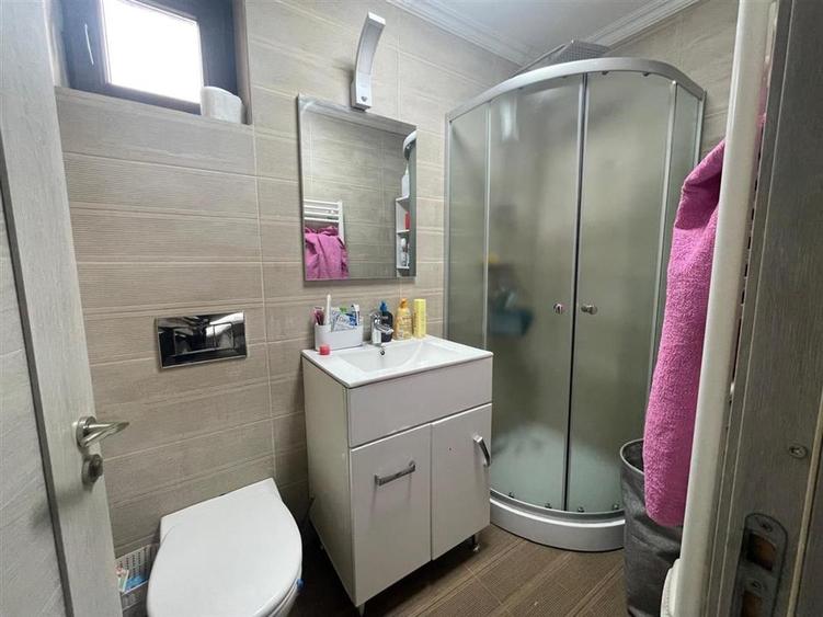 Casă cu 4 camere cu Teren 390 Mp în Oșorhei