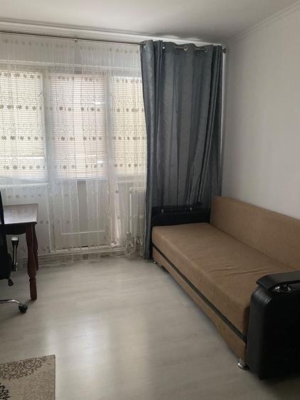 Apartament cu 2 camere semidecomandat în Olimp