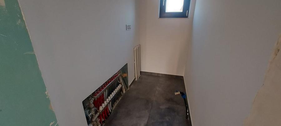 Casă individuală cu 4 camere cu Canalizare în Periș