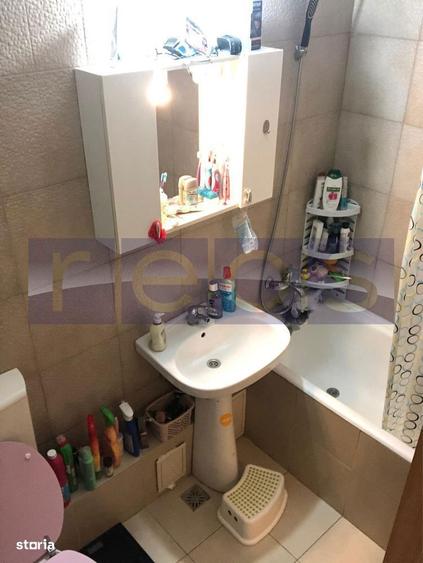 Apartament cu 2 camere, mobilat în Tei