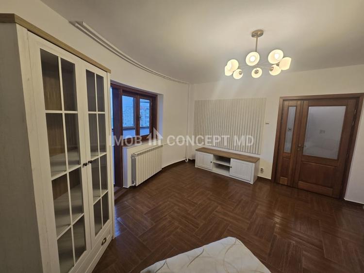 Apartament cu 2 camere decomandat, mobilat în Republicii