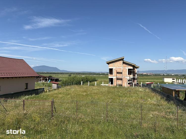 Teren de 664 mp, în Bod